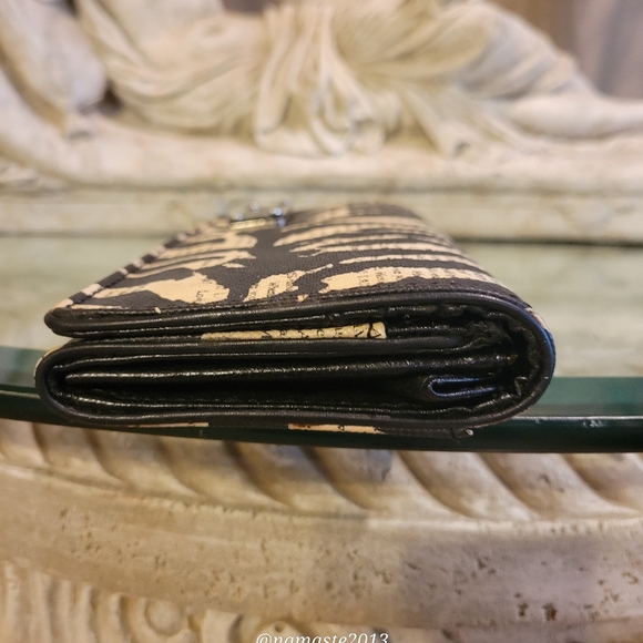 L.A.M.B. by Gwen Stefani Zebra Newsprint Wallet Clutch Luxury Designer Bag #603 - Picture 3 of 13